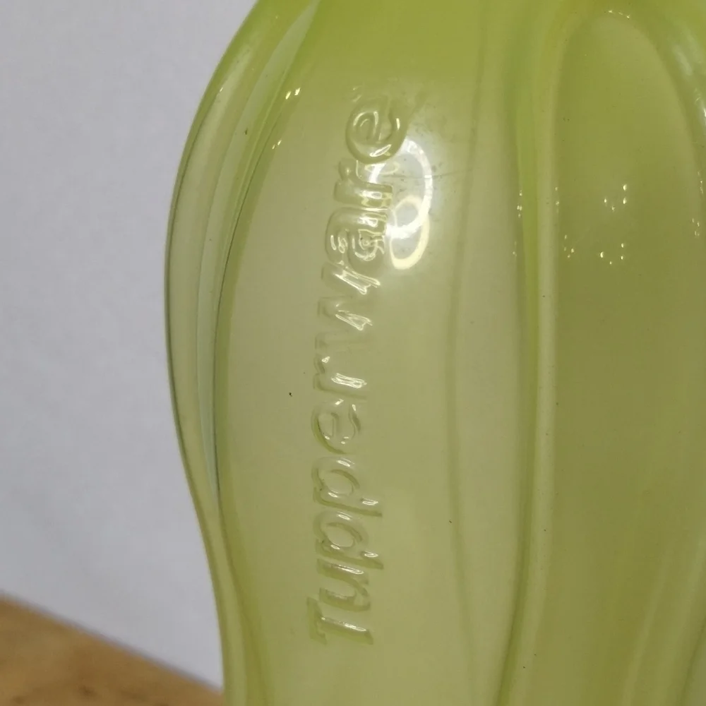 New Tupperware yellow and blue ECO water bottle 16 oz